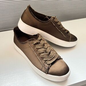 Stylish Women's Brown Sneakers